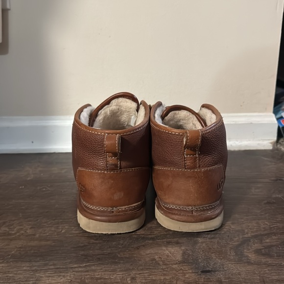 Men’s Ugg Chukka Boots - Picture 3 of 7